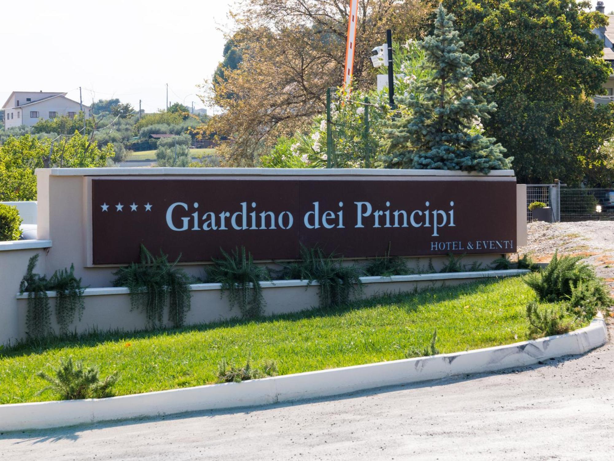 Giardino Dei Principi D'Abruzzo Hotel Citta Sant'Angelo Exterior foto